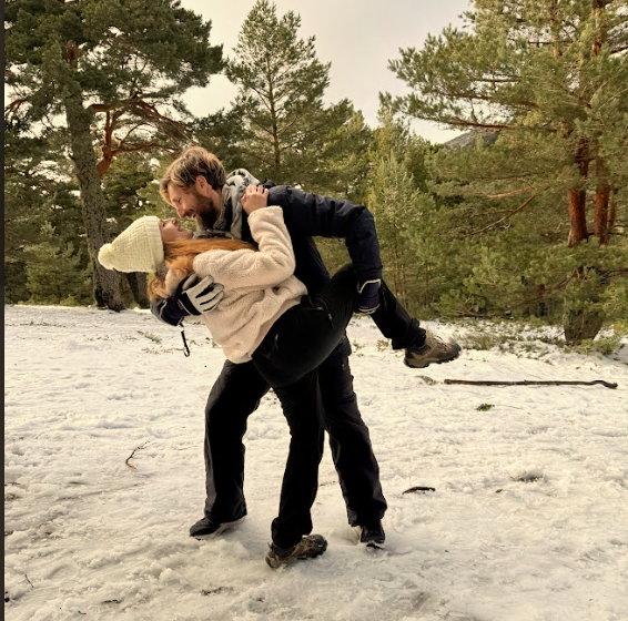 Mariana y Juan en la nieve