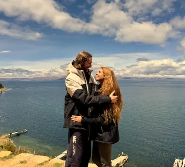 Mariana y Juan en el mar
